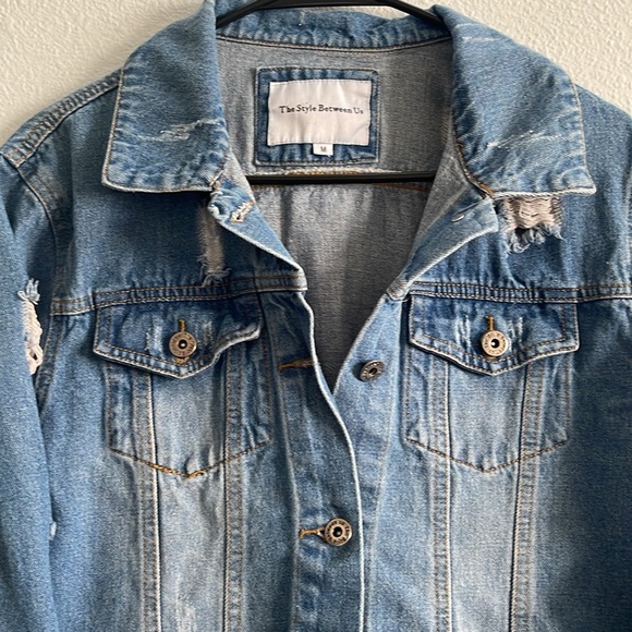 The Style Between Us Womens Denim/Jean Jacket Back Art Design Distressed Size M - Picture 3 of 11
